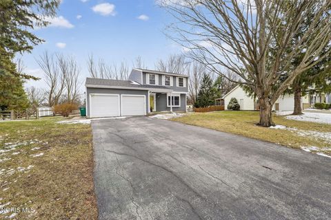 Photo of 10325 Cliffwood Road, Perrysburg, OH 43551 (MLS # 10004524)