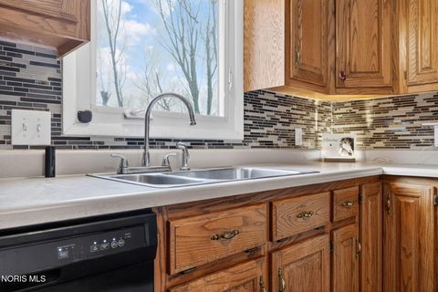 Tiny photo for 10325 Cliffwood Road, Perrysburg, OH 43551 (MLS # 10004524)