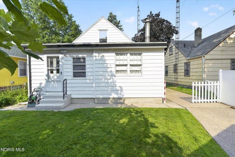 Tiny photo for 3606 Burton Avenue, Toledo, OH 43612 (MLS # 10010422)