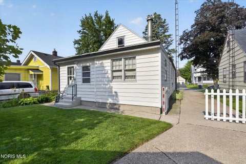 Tiny photo for 3606 Burton Avenue, Toledo, OH 43612 (MLS # 10010422)