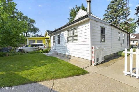 Tiny photo for 3606 Burton Avenue, Toledo, OH 43612 (MLS # 10010422)