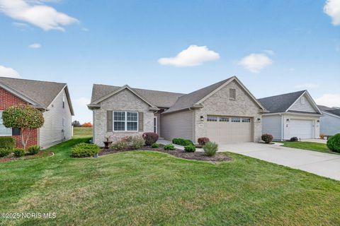 Photo of 4161 Grande Lake Drive, Maumee, OH 43537 (MLS # 10001025)