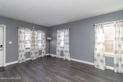 Tiny photo for 2517 Portsmouth Avenue, Toledo, OH 43613 (MLS # 10003408)