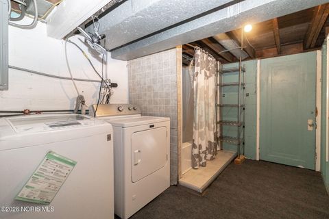 Tiny photo for 2517 Portsmouth Avenue, Toledo, OH 43613 (MLS # 10003408)