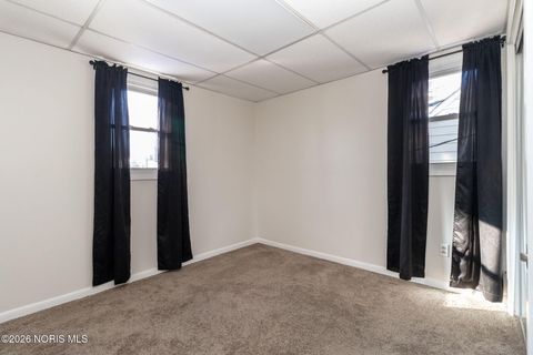 Tiny photo for 2517 Portsmouth Avenue, Toledo, OH 43613 (MLS # 10003408)