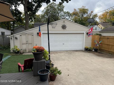 Tiny photo for 2517 Portsmouth Avenue, Toledo, OH 43613 (MLS # 10003408)