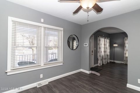 Tiny photo for 2517 Portsmouth Avenue, Toledo, OH 43613 (MLS # 10003408)