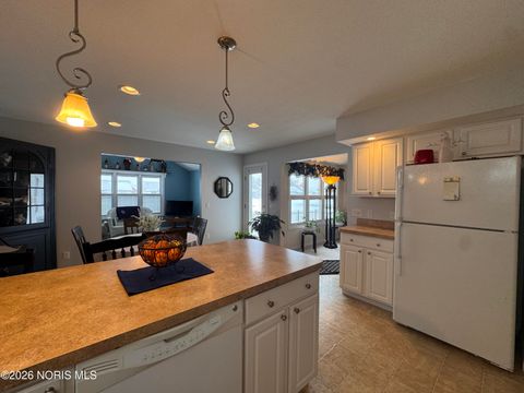 Tiny photo for 26347 Emerald Lakes Drive, Perrysburg, OH 43551 (MLS # 10003624)