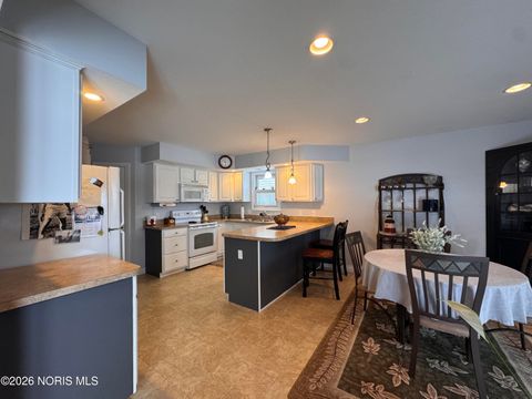 Tiny photo for 26347 Emerald Lakes Drive, Perrysburg, OH 43551 (MLS # 10003624)