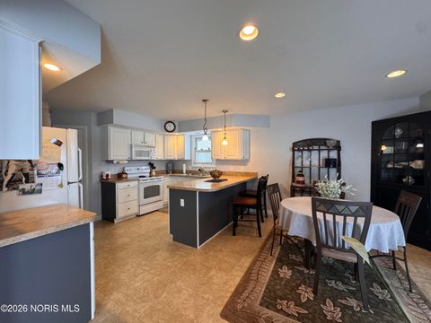 Tiny photo for 26347 Emerald Lakes Drive, Perrysburg, OH 43551 (MLS # 10003624)