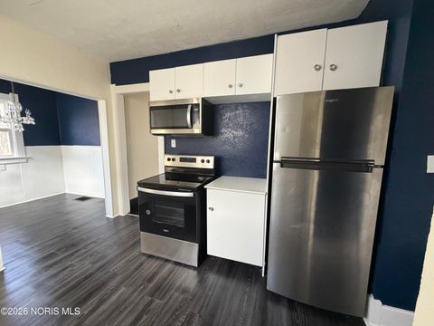 Tiny photo for 1846 Wellesley Drive, Toledo, OH 43606 (MLS # 10002995)