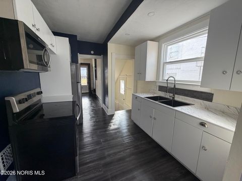 Tiny photo for 1846 Wellesley Drive, Toledo, OH 43606 (MLS # 10002995)