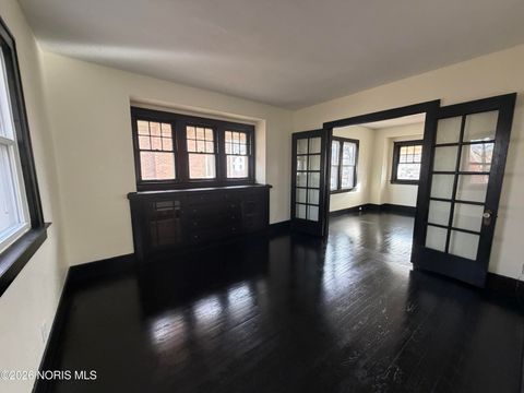 Tiny photo for 1846 Wellesley Drive, Toledo, OH 43606 (MLS # 10002995)