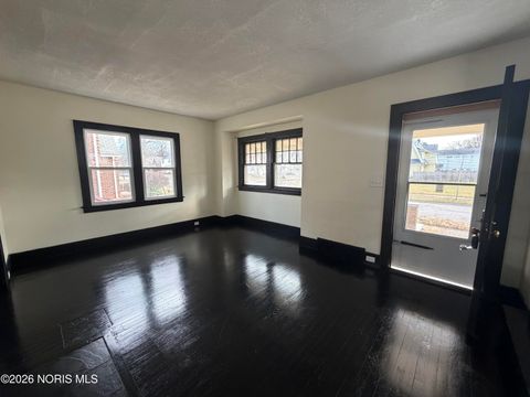 Tiny photo for 1846 Wellesley Drive, Toledo, OH 43606 (MLS # 10002995)