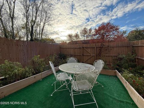 Tiny photo for 2749 Pin Oak Drive # 5, Toledo, OH 43615 (MLS # 10001512)