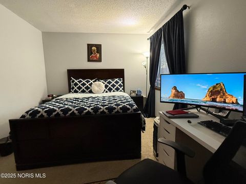 Tiny photo for 2749 Pin Oak Drive # 5, Toledo, OH 43615 (MLS # 10001512)