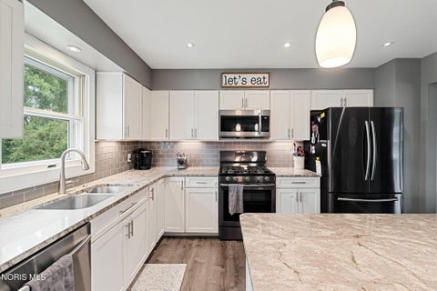 Tiny photo for 2160 Eastedge Drive, Toledo, OH 43614 (MLS # 10012893)