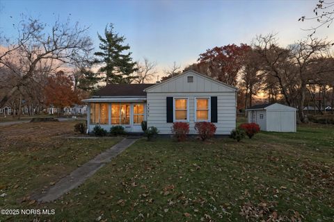 Photo of 4436 Foxglove Road, Toledo, OH 43623 (MLS # 10001350)