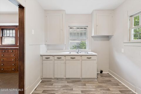 Tiny photo for 1749 Berdan Avenue, Toledo, OH 43613 (MLS # 10002585)