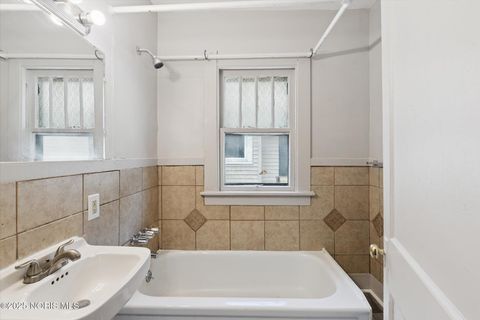 Tiny photo for 1749 Berdan Avenue, Toledo, OH 43613 (MLS # 10002585)