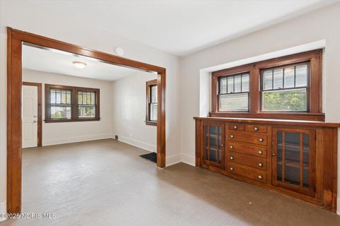 Tiny photo for 1749 Berdan Avenue, Toledo, OH 43613 (MLS # 10002585)