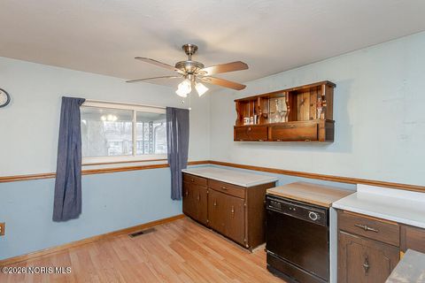 Tiny photo for 2448 Norma Place, Northwood, OH 43619 (MLS # 10003055)