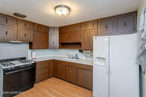 Tiny photo for 2448 Norma Place, Northwood, OH 43619 (MLS # 10003055)