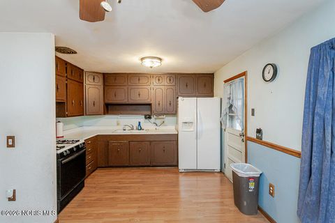 Tiny photo for 2448 Norma Place, Northwood, OH 43619 (MLS # 10003055)