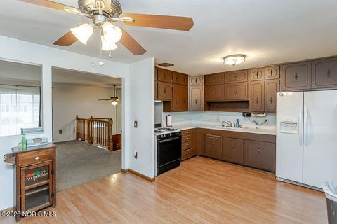 Tiny photo for 2448 Norma Place, Northwood, OH 43619 (MLS # 10003055)