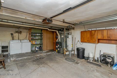 Tiny photo for 2448 Norma Place, Northwood, OH 43619 (MLS # 10003055)