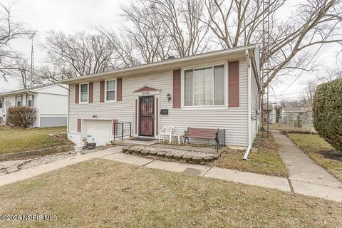 Tiny photo for 2448 Norma Place, Northwood, OH 43619 (MLS # 10003055)
