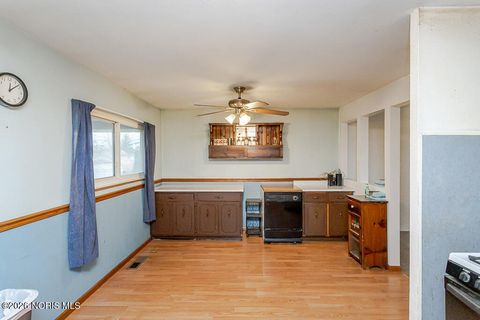 Tiny photo for 2448 Norma Place, Northwood, OH 43619 (MLS # 10003055)