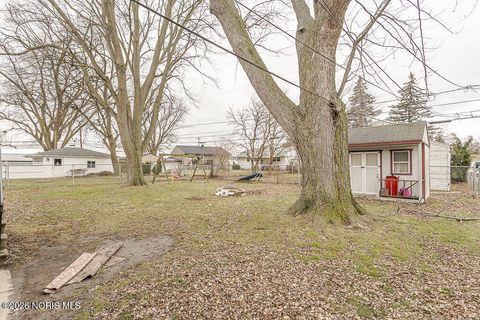Tiny photo for 2448 Norma Place, Northwood, OH 43619 (MLS # 10003055)