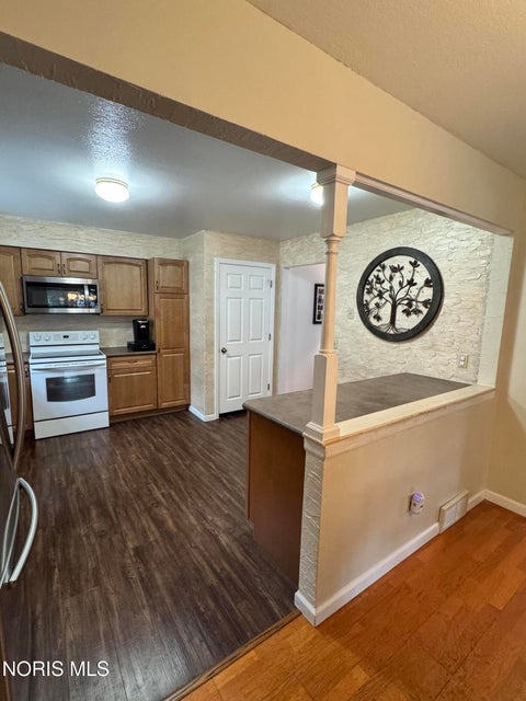 Tiny photo for 1860 Bobolink Lane, Toledo, OH 43615 (MLS # 10014775)
