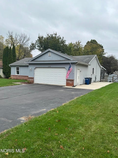 Tiny photo for 1860 Bobolink Lane, Toledo, OH 43615 (MLS # 10014775)