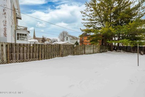 Tiny photo for 807 W Main Cross Street, Findlay, OH 45840 (MLS # 10003780)