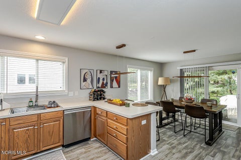 Tiny photo for 552 Crystal Lake Drive, Holland, OH 43528 (MLS # 10013998)