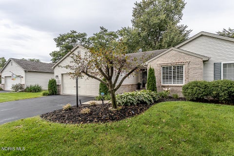Tiny photo for 552 Crystal Lake Drive, Holland, OH 43528 (MLS # 10013998)