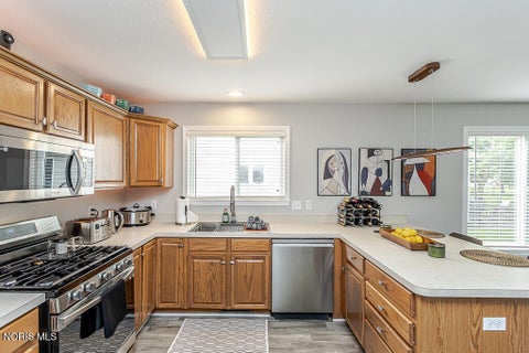 Tiny photo for 552 Crystal Lake Drive, Holland, OH 43528 (MLS # 10013998)