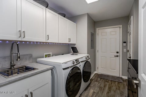 Tiny photo for 552 Crystal Lake Drive, Holland, OH 43528 (MLS # 10013998)