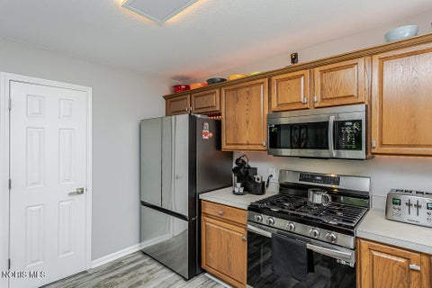 Tiny photo for 552 Crystal Lake Drive, Holland, OH 43528 (MLS # 10013998)