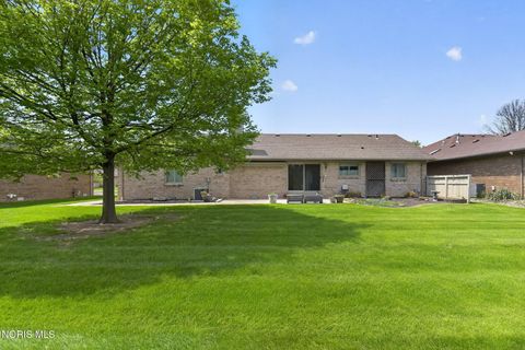 Tiny photo for 1219 Oaktree Court, Oregon, OH 43616 (MLS # 10006775)