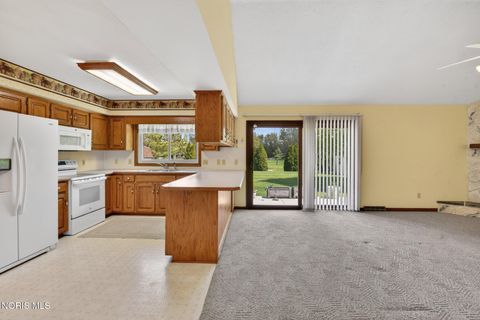 Tiny photo for 1219 Oaktree Court, Oregon, OH 43616 (MLS # 10006775)