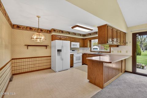 Tiny photo for 1219 Oaktree Court, Oregon, OH 43616 (MLS # 10006775)