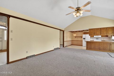 Tiny photo for 1219 Oaktree Court, Oregon, OH 43616 (MLS # 10006775)