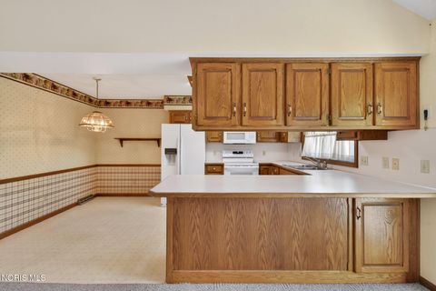 Tiny photo for 1219 Oaktree Court, Oregon, OH 43616 (MLS # 10006775)