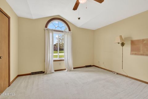 Tiny photo for 1219 Oaktree Court, Oregon, OH 43616 (MLS # 10006775)