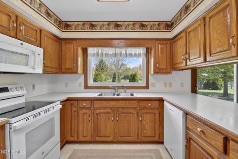 Tiny photo for 1219 Oaktree Court, Oregon, OH 43616 (MLS # 10006775)