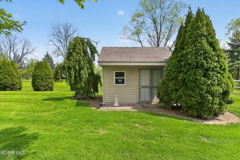 Tiny photo for 1219 Oaktree Court, Oregon, OH 43616 (MLS # 10006775)