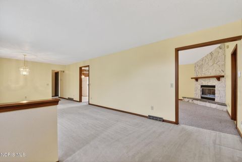 Tiny photo for 1219 Oaktree Court, Oregon, OH 43616 (MLS # 10006775)